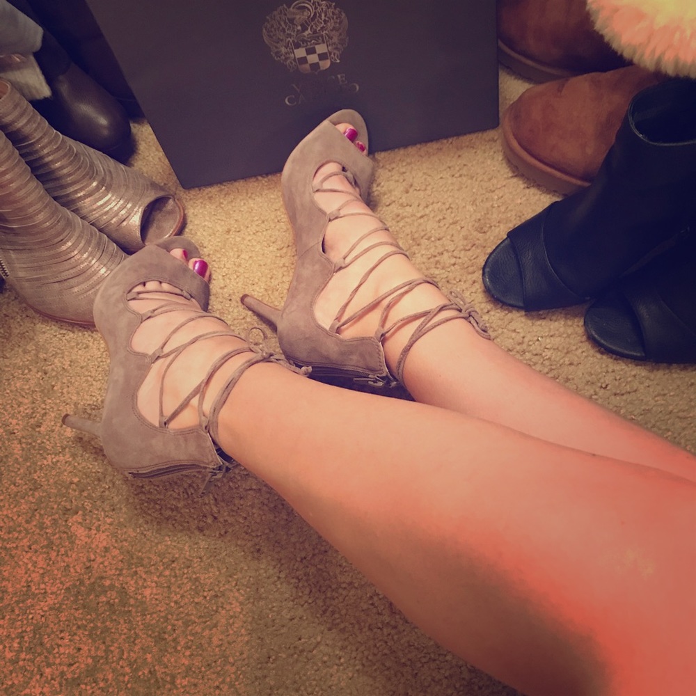 Beautiful Vince Camuto heelS